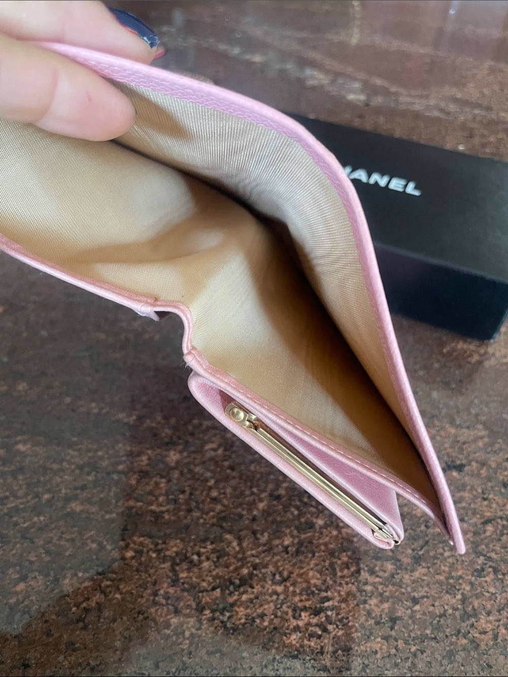 CHANEL Pink Caviar Leather wallet  with Stitched CC - Picture 8 of 9